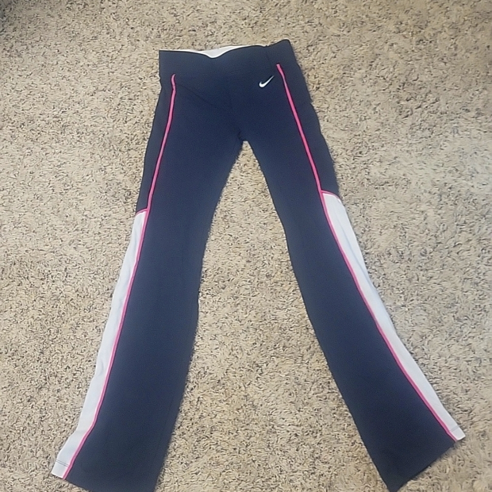 Women's Nike dri-fit full length leggings!